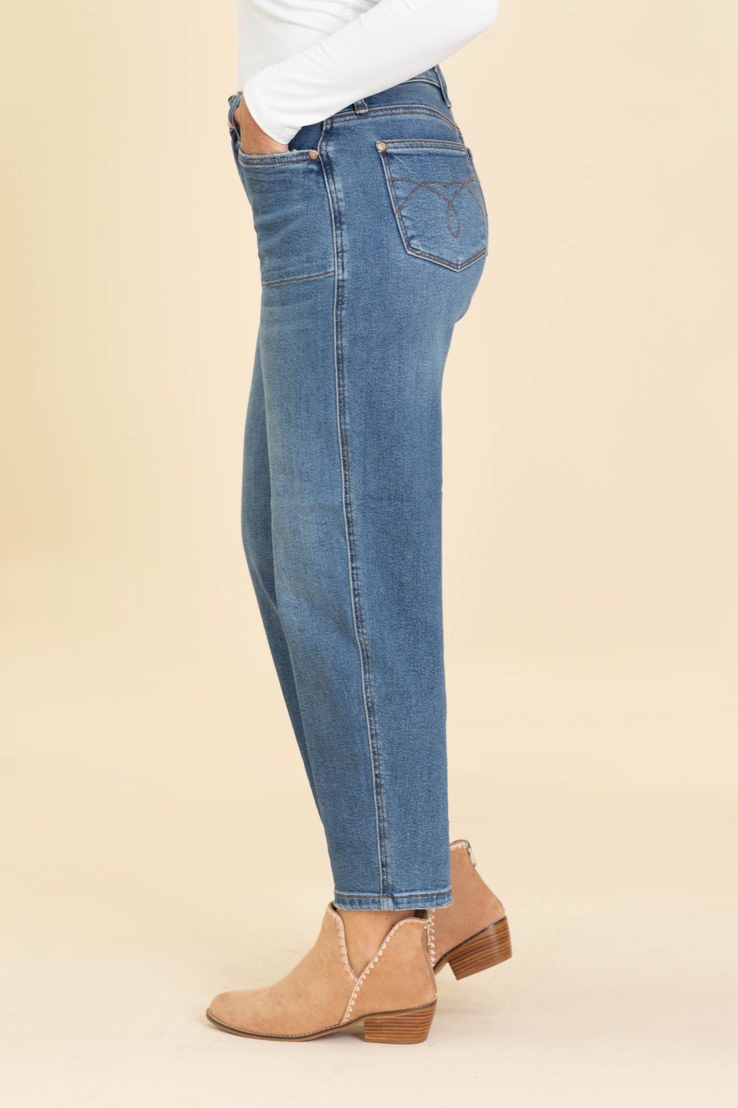 Judy Blue Soft Barrel Jeans