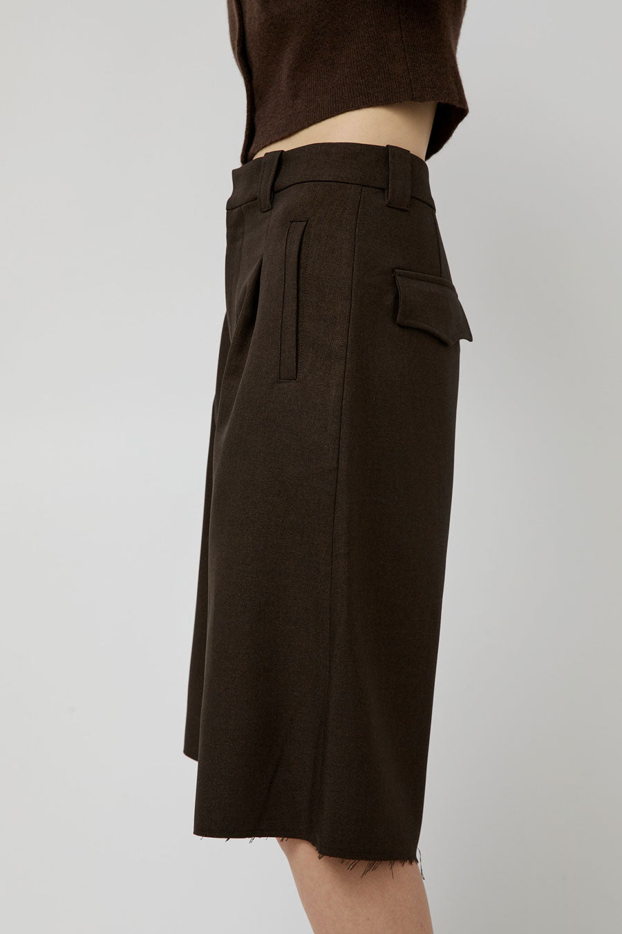 No.6 Becca Short in Espresso