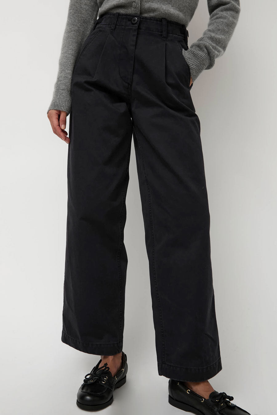 Nothing Written Gato Straight Tuck Pants in Navy
